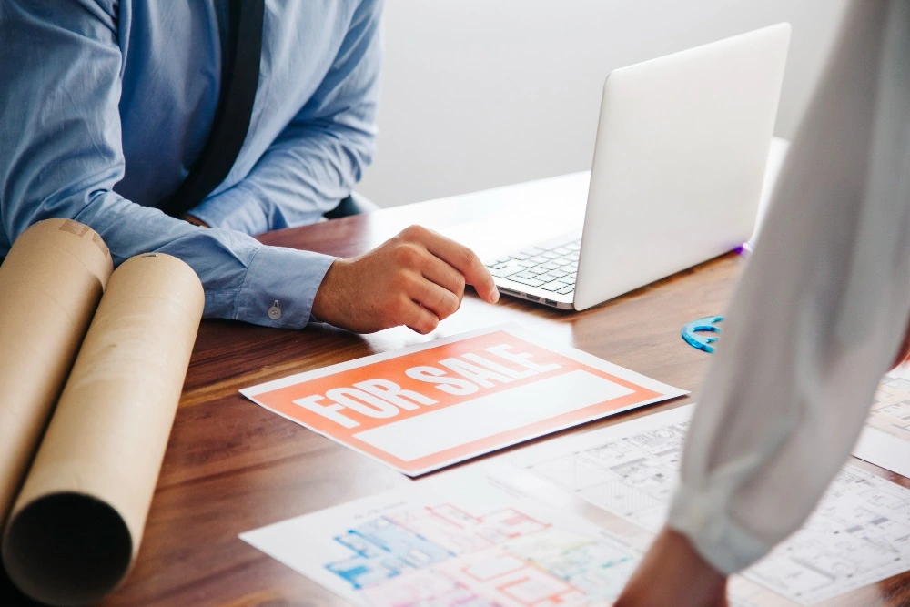 10 Steps to Starting a Business in Your Local Area 6 Steps to set up your business, including finding a location, organizing operations, and getting your business tools ready.